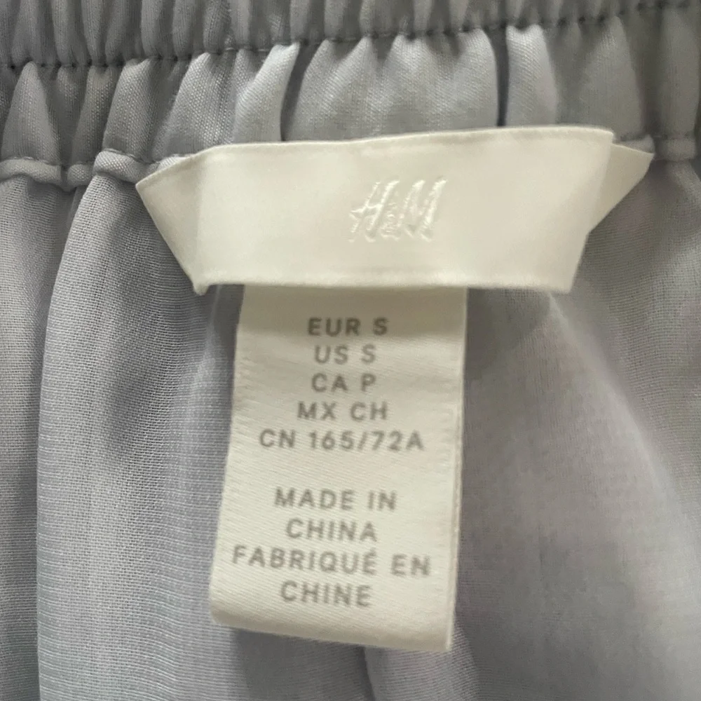 S: H & M Pleated A Line Midi Skirt Softly Sheer Lined Powder blue - Picture 6 of 6